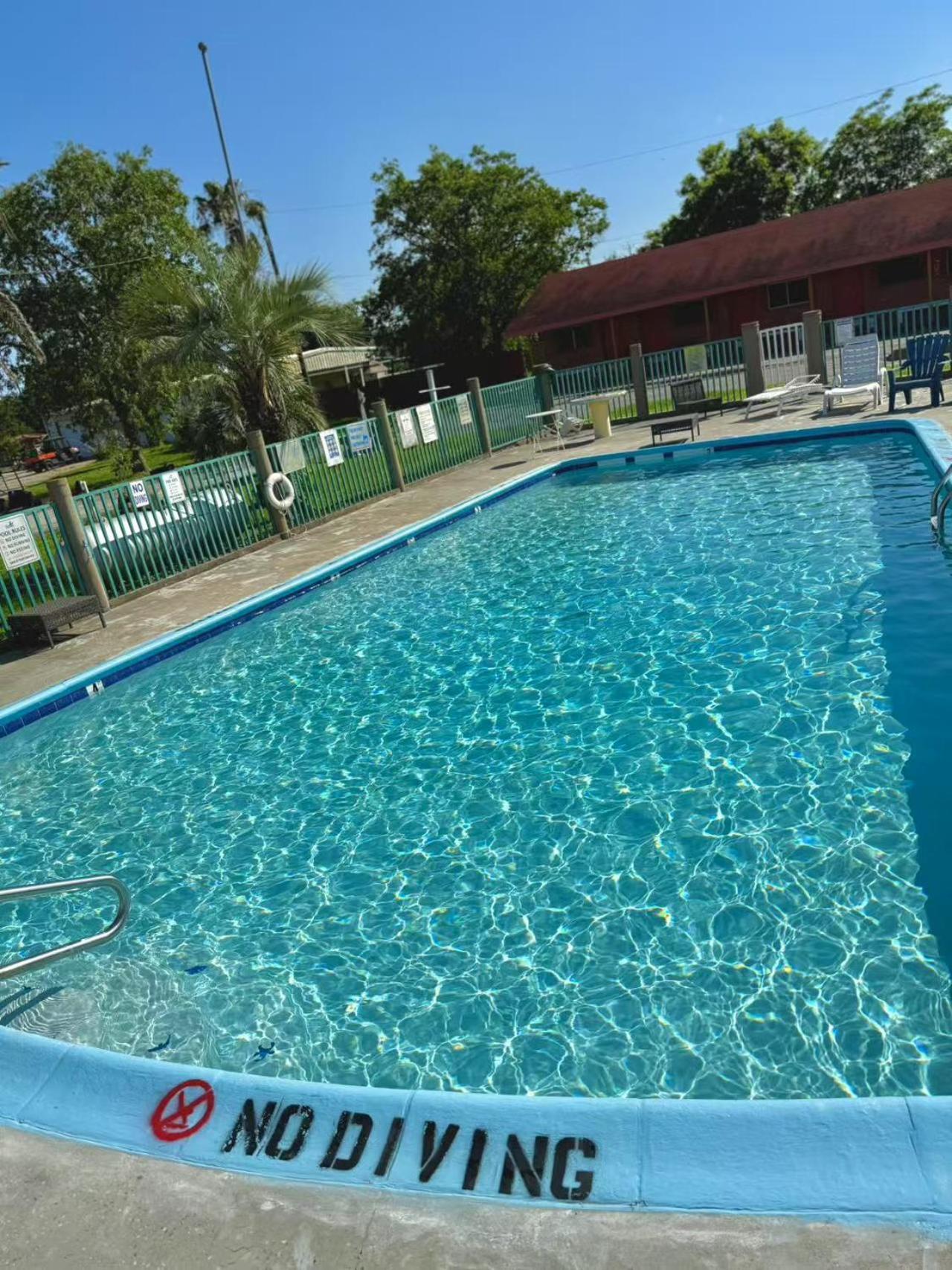 Gulfway Motel And Restaurant Gilchrist Exterior photo